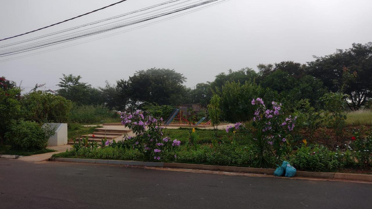 Foto 3 de 7 — “O bairro está abandonado”, desabafa moradora do Valle Verde